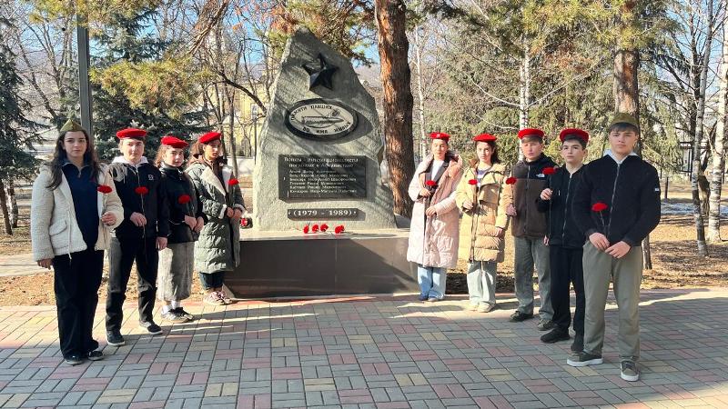 &amp;quot;ПАМЯТИ ПАВШИХ ВО ИМЯ ЖИВЫХ&amp;quot;.